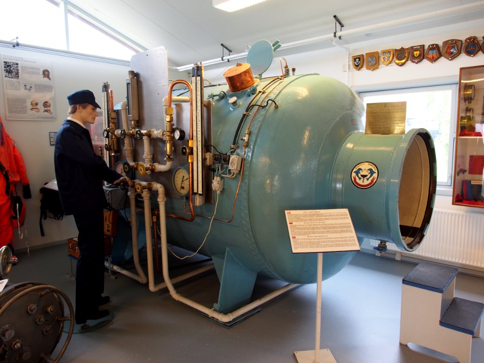 Dannish navy first decompression-chamber pressure tank pic1