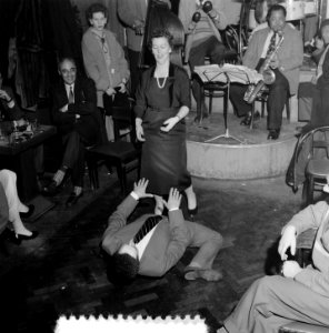 Dansend stel in Dancing Casablanca aan de Zeedijk te Amsterdam, Bestanddeelnr 907-5554