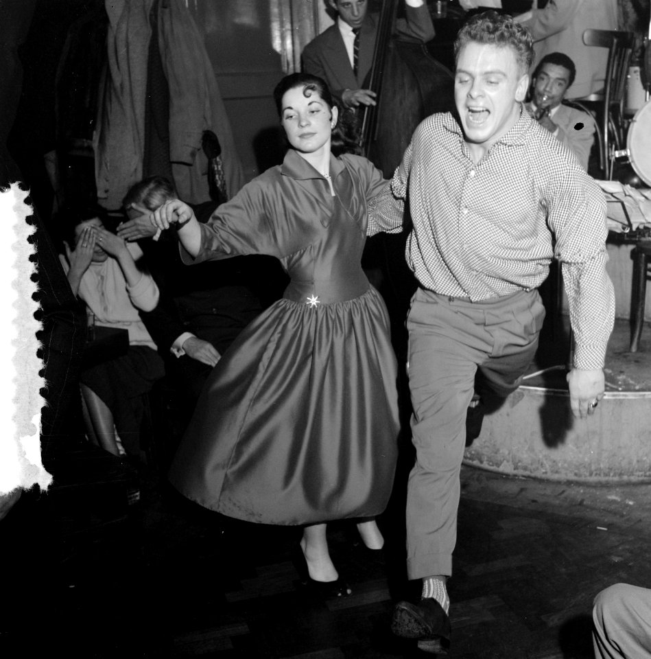 Dansend stel in Dancing Casablanca aan de Zeedijk te Amsterdam, Bestanddeelnr 907-5553
