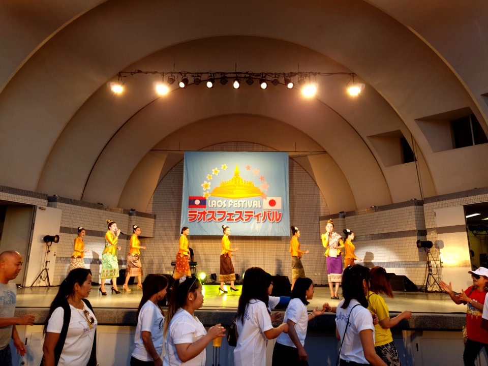 Danse at Laos festival in Yoyogi