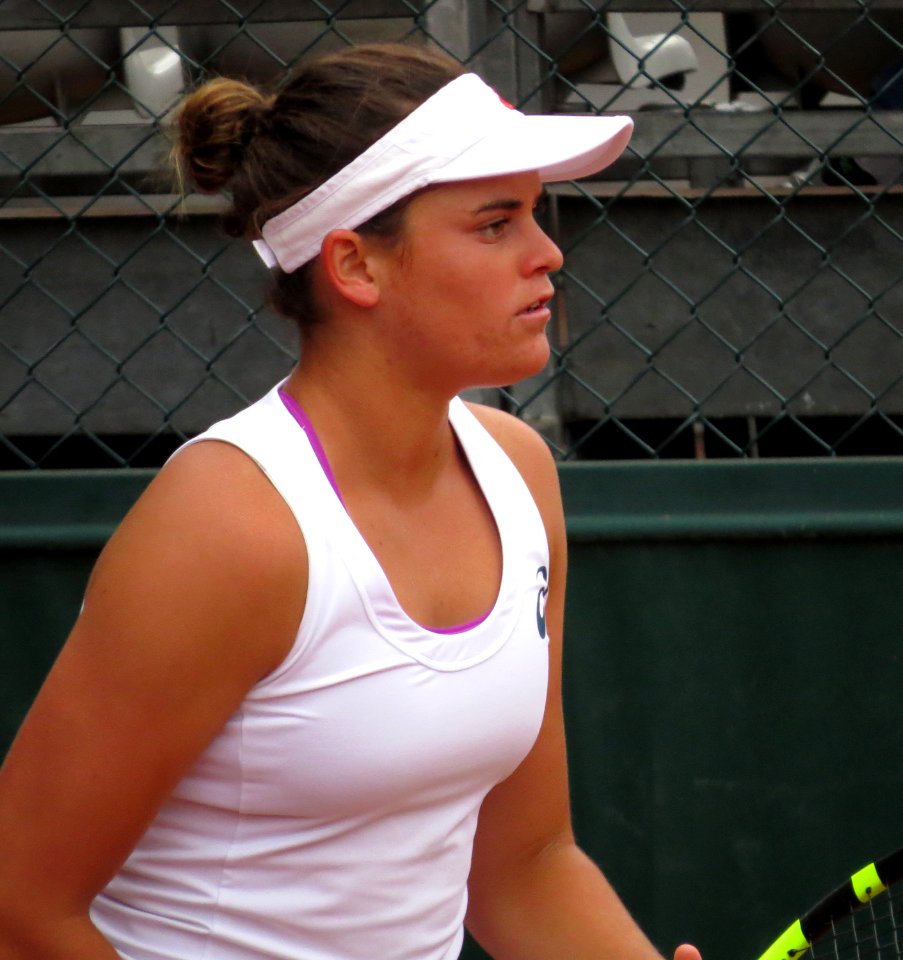 Daniela Hantuchová vs Jennifer Brady - 01 (cropped)