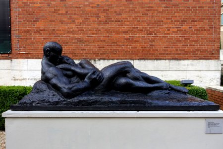 Dans La Nuit (Lovers), by Gaston Lachaise, 1934, bronze cast 2001 - Portland, Oregon - DSC08375