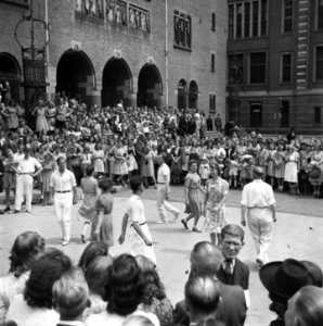 Dansdemonstratie bij de Koopmansbeurs, Bestanddeelnr 900-4558