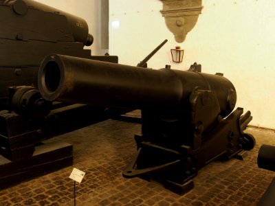 Danish 84 pounder smoothbore cannon at the Royal Danish Arsenal Museum (Copenhagen), pic1
