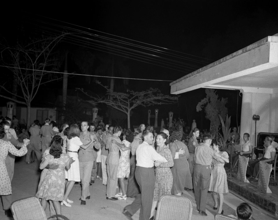 Dansen op een live band, Bestanddeelnr 12803