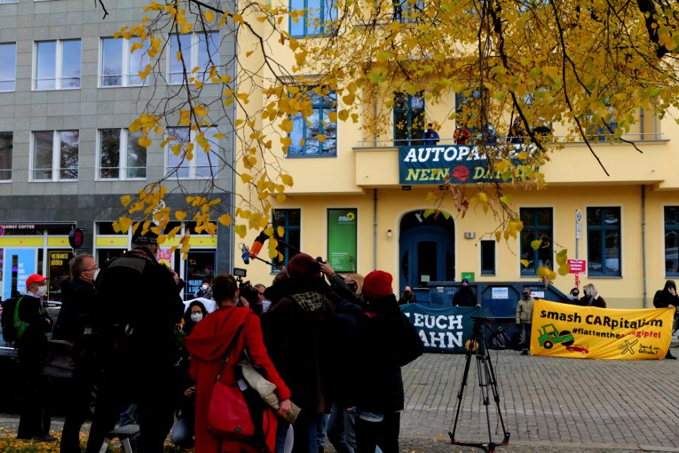 Dannenrod forest protest at green party headquarter Berlin discussion with Robert Habeck 2020-10-28 04