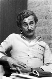 De heer Lucas, medewerker van de Vrije Universiteit Amsterdam, Bestanddeelnr 930-9873