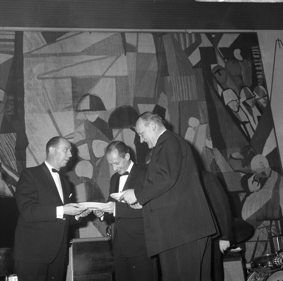 De heren Bob Slavenburg (rechts) en Hans Kreyns , kampioen Bridge paren 1966 met, Bestanddeelnr 919-1600