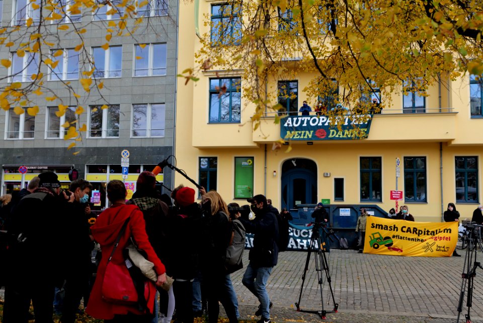 Dannenrod forest protest at green party headquarter Berlin discussion with Robert Habeck 2020-10-28 02