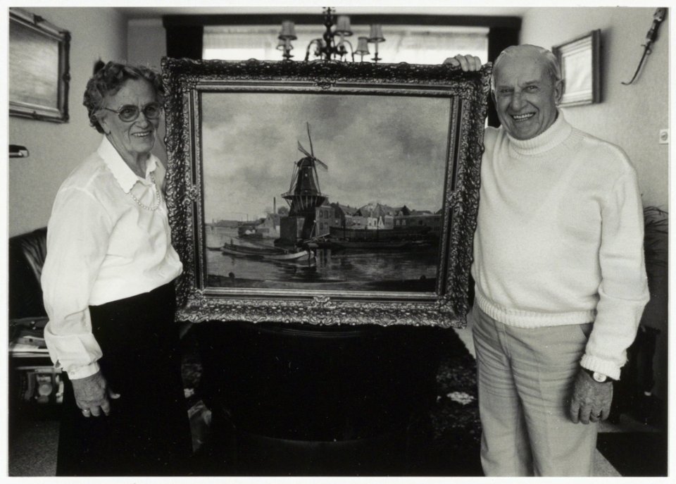 De heer V. Zuidam en mevr.W. Zuidam-Kramer t.g.v. hun 50-jarig huwelijk en 62 jaar eigenaar van de werf Zuidam. In 1989 werd de werf verkocht aan de gemeente. NL-HlmNHA 54034062