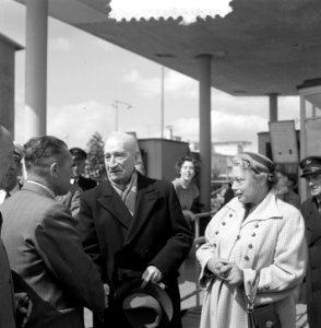 De heer J.W. Adriani uit Amsterdam, vergezeld van zijn echtgenote, passeerde als, Bestanddeelnr 905-7098
