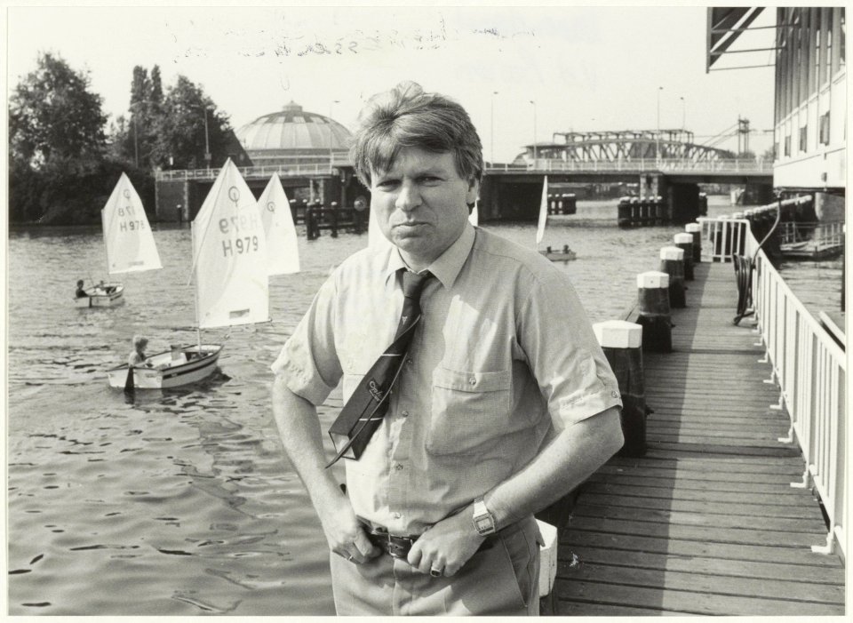 De heer Van de Booren van de Havendienst bij het Spaarne. NL-HlmNHA 54016847