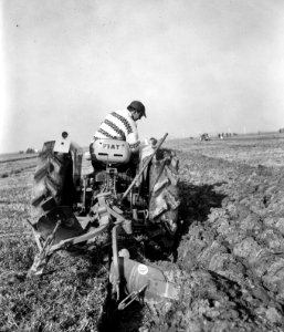 De heer H. Ardon uit Kloetinge (Zeeland) in actie, Bestanddeelnr 918-3629
