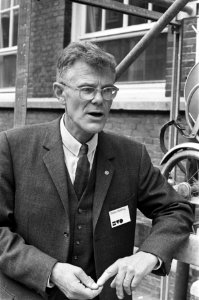 De heer Heldring, directeur van de Vereniging Hulp Onbehuisden, heeft informati…, Bestanddeelnr 922-5307
