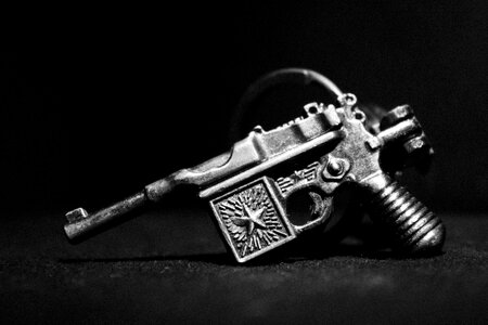 Shade gun black gun