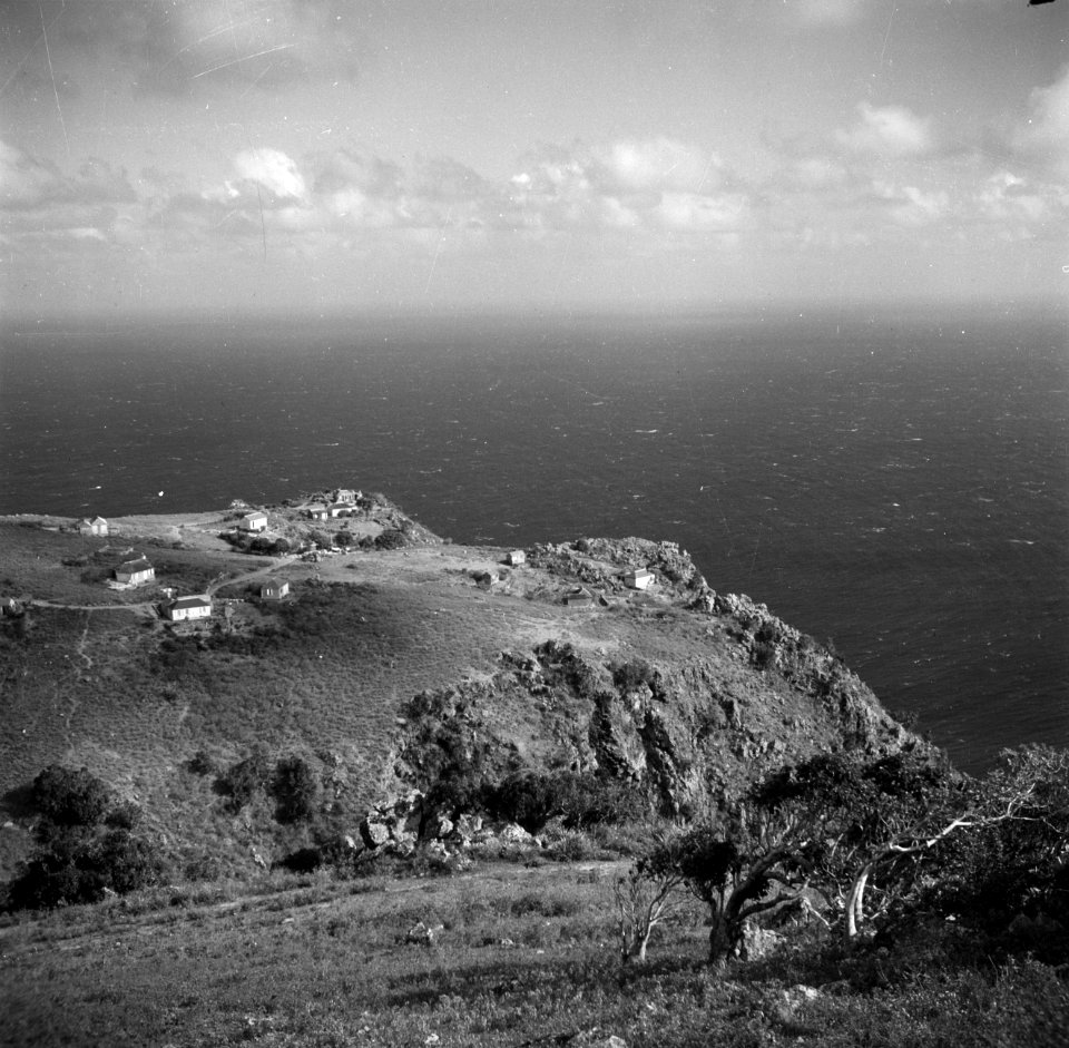 De kust van Saba bij Hell's Gate, Bestanddeelnr 252-8290