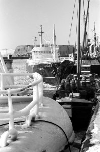 De KW 43 , de Rijnmond 2 , aanvaring op Noordzee, hier in de haven van IJmuiden, Bestanddeelnr 914-7280