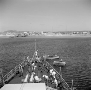 De kust van Bonaire gezien vanaf Hr Ms Van Speijk, Bestanddeelnr 252-8539