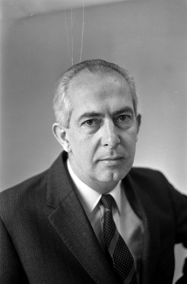 De heer van Kranendonk, lid van directie van De Bijenkorf, Bestanddeelnr 922-1337