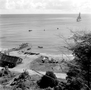 De kust van Sint Eustatius, Bestanddeelnr 252-4048