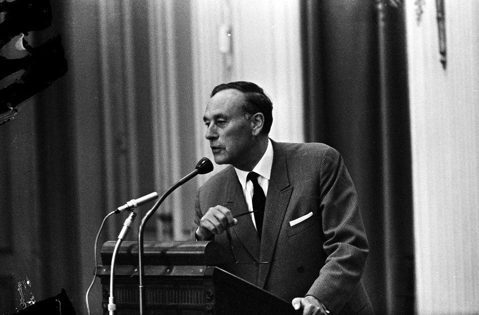 De huur in Tweede Kamer , de heer J Bommer van de Pvd stelde minister Bogaers v, Bestanddeelnr 916-4761