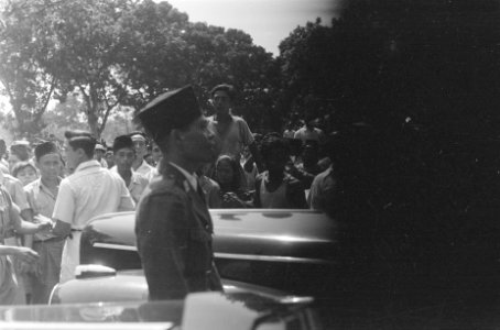 De Indonesische generaal Soedirman komt aan in Batavia bij het Gambir station, Bestanddeelnr 80-6-1