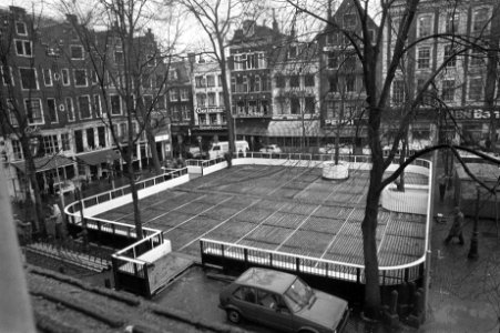 De ijsbaan in aanbouw, Bestanddeelnr 931-8477
