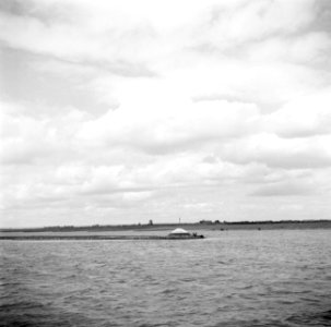 De ingang van het Pannerdens Kanaal, gezien vanaf de Waal, Bestanddeelnr 254-0949