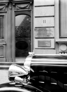 De ingang van de Fondation Universitaire in Brussel, Bestanddeelnr 255-8614