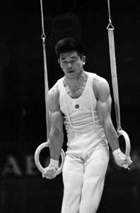 De Japanse Akinori Nakayama in aktie aan de ringen, Bestanddeelnr 919-5898