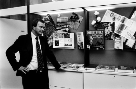 De heer Rog, directeur van Readers Digest, Bestanddeelnr 930-9530