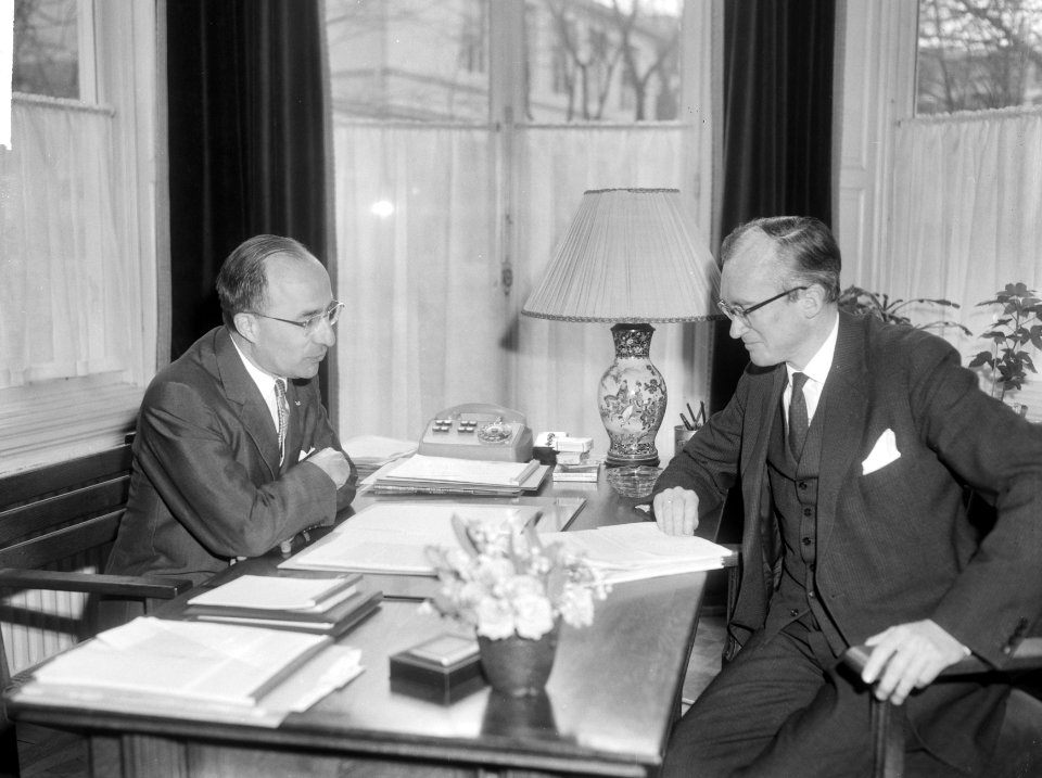 De kabinetscrisis, kabinetsformateur mr. Cals en minister van Financiën H.J. Wi…, Bestanddeelnr 917-5506