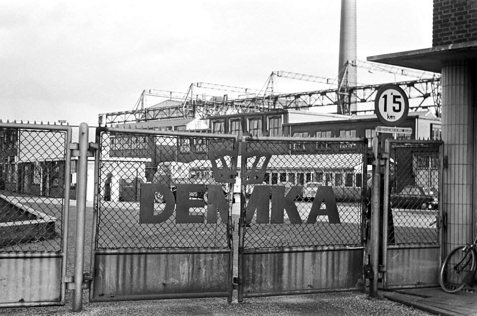 De ingang van de DEMKA vestiging te Utrecht, Bestanddeelnr 919-7748