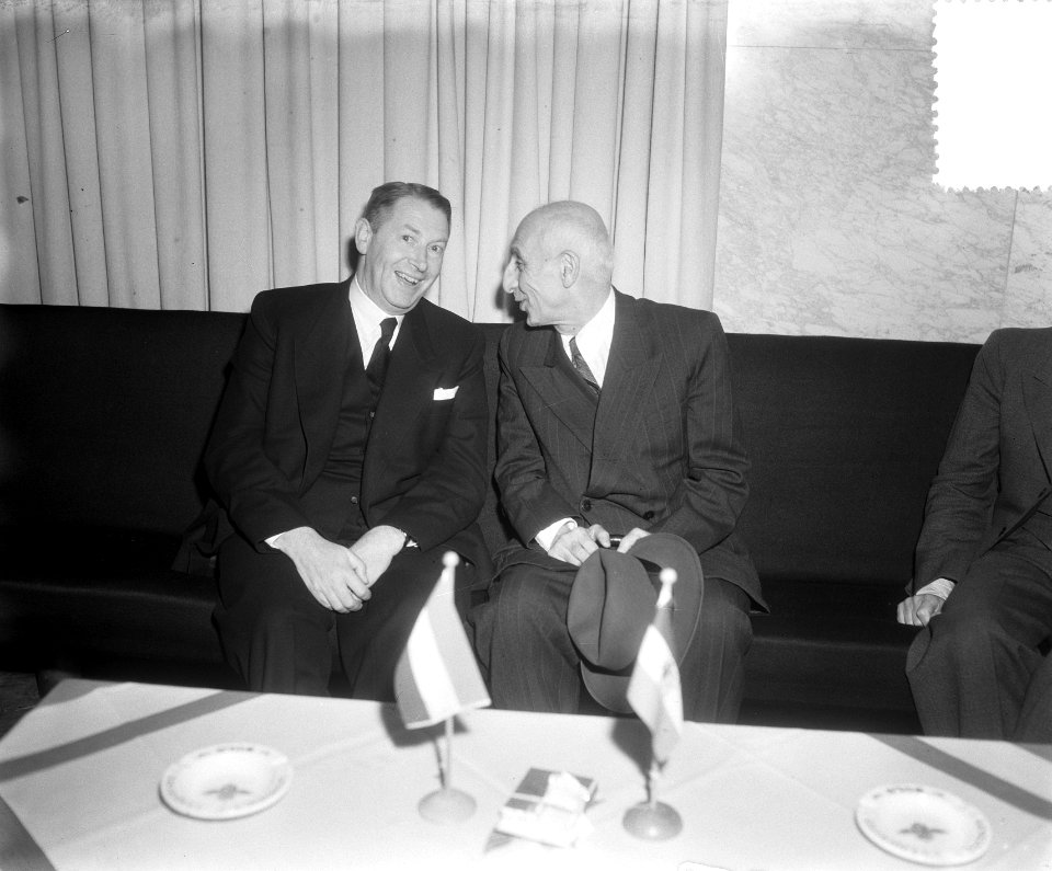 De Iraanse premier Mossadeq is woensdagavond opnieuw in ons land op Schiphol gea, Bestanddeelnr 905-1332