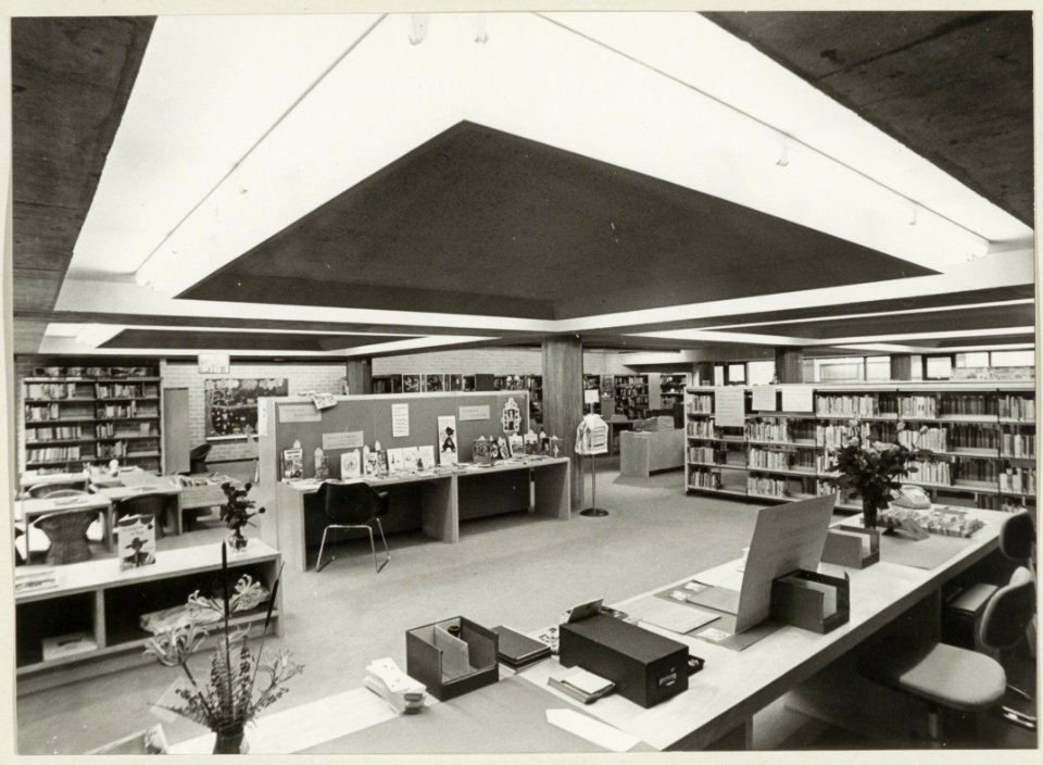 De jeugdafdeling van de nieuwe stadsbibliotheek. NL-HlmNHA 54003794