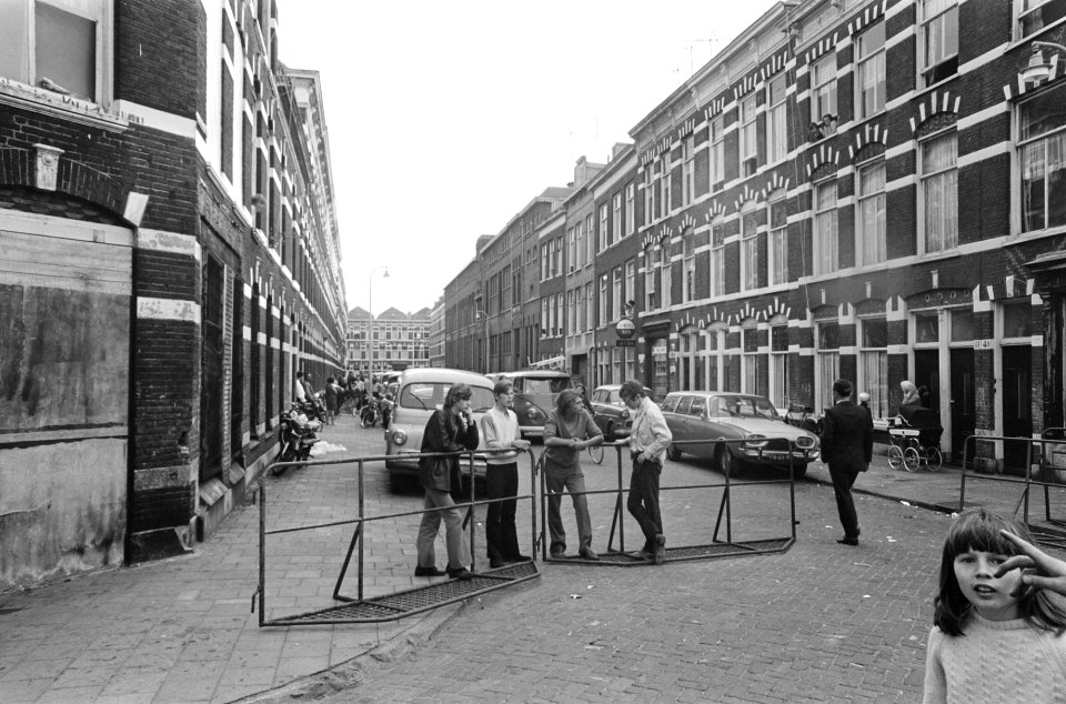 De Jan de Baenstraat in de Schilderswijk, Den Haag nr. 27 , 28 woning van de fa, Bestanddeelnr 922-4152