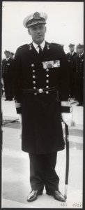 De nieuwe commandant van Smaldeel 5, commandeur jhr. W.C.M. de Jonge van Ellemee, Bestanddeelnr 093-0727