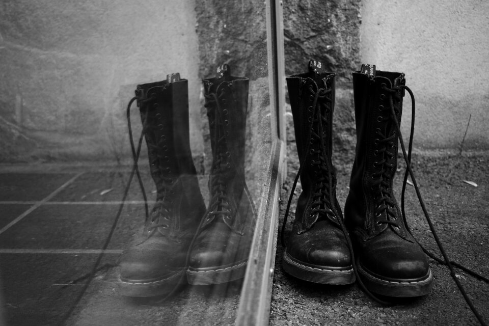 Martens window reflection