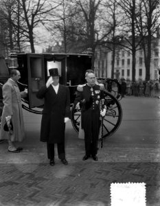 De nieuwe Amerikaanse ambassadeur in Nederland, C. Freeman Matthews bij zijn aan, Bestanddeelnr 906-1328