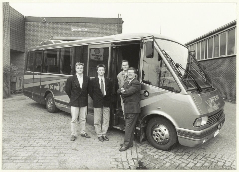 De nieuwe VIP-coachbus van de firma Jan de Wit. NL-HlmNHA 54023589