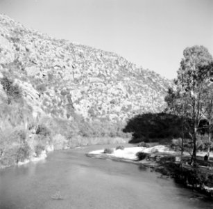 De kloof en de rivier Nahr el Kelb, Bestanddeelnr 255-6428