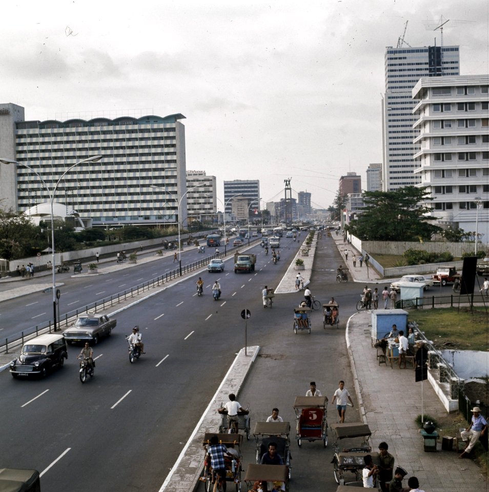 De Jalan Thamrin in Jakarta, Bestanddeelnr 254-9088
