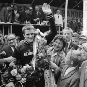 De klassieker van Chaam. Huldiging renners, Bestanddeelnr 912-7992