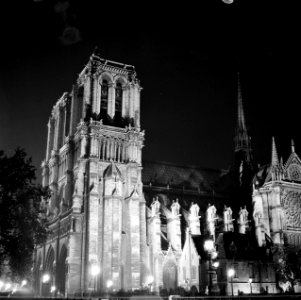 De Notre Dame verlicht, Bestanddeelnr 254-2070