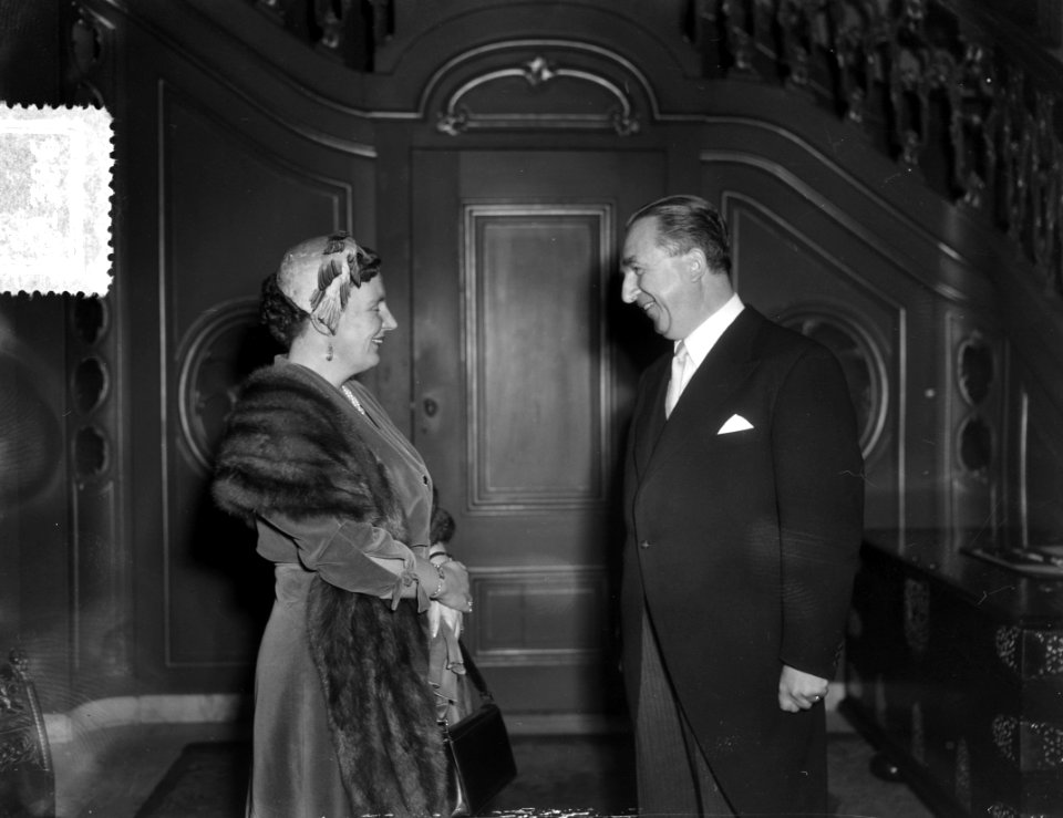 De nieuwe Amerikaanse ambassadeur in Nederland, C. Freeman Matthews wordt ontvan, Bestanddeelnr 906-1326