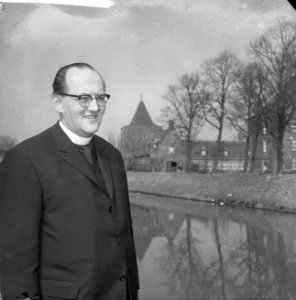 De nieuwe bisschop van Breda Monsigneur GH de Vet, Bestanddeelnr 913-6802