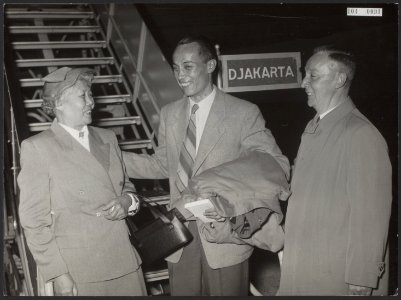 De nieuwbenoemde commandant van het Nederlands detachement Verenigde Naties, lui, Bestanddeelnr 104-0091