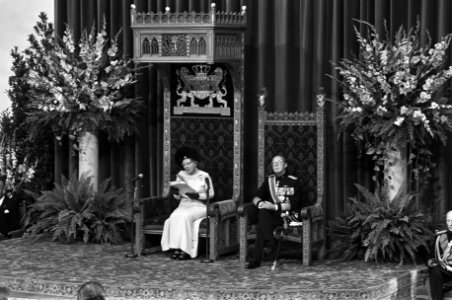 De opening van de Staten-Generaal koningin Juliana en prins Bernhard tijdens he, Bestanddeelnr 925-8912