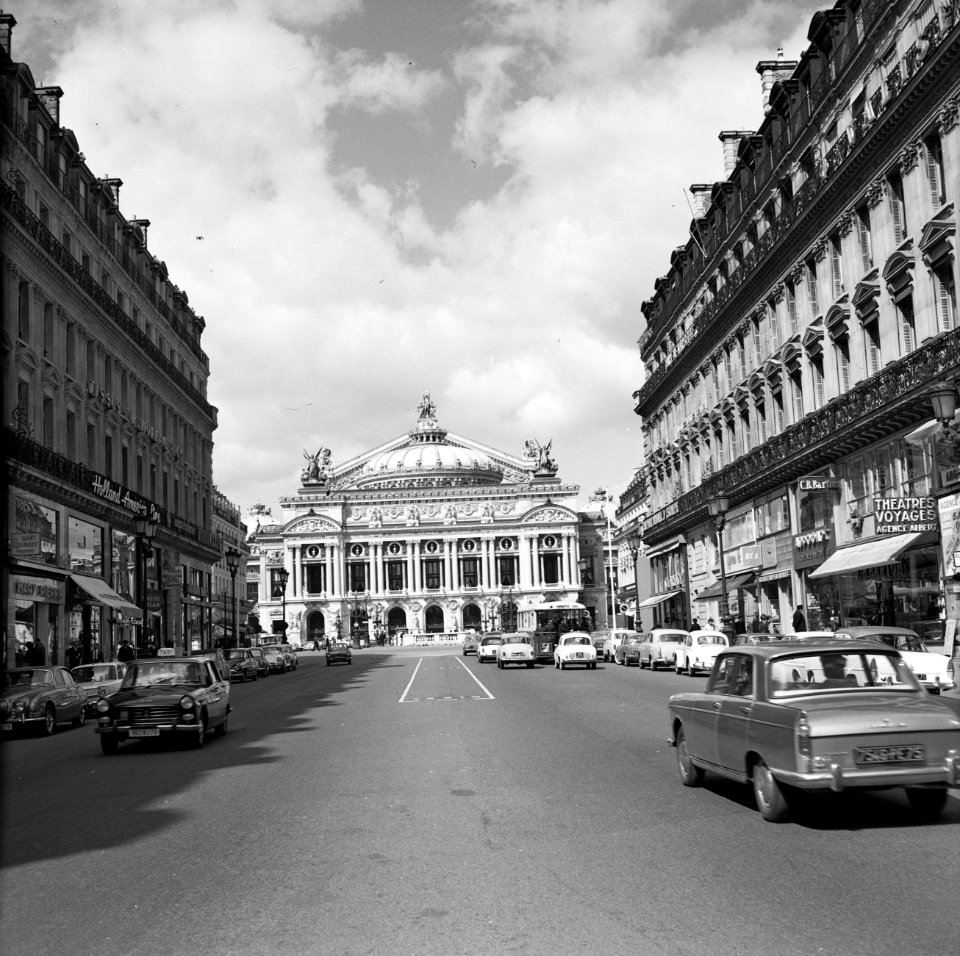De Opéra National de Paris, in 1861 ontworpen door Charles Garnier in opdracht v, Bestanddeelnr 254-0331