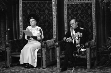 De opening van de Staten-Generaal koningin Juliana en prins Bernhard tijdens he, Bestanddeelnr 925-8909